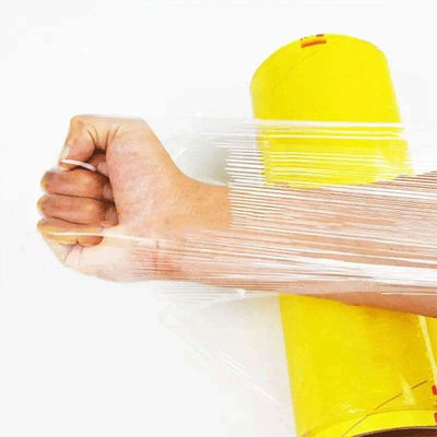 Película adhesiva de plástico para alimentos para el hogar PVC / PVDC / PE / LDPE con cortador de diapositivas
